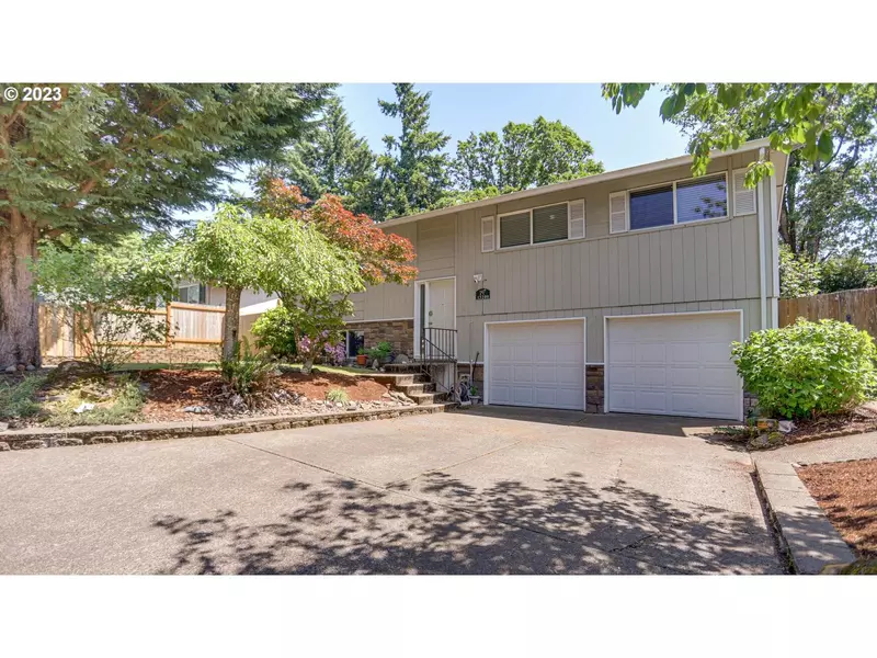 13200 AUTUMN LN, Oregon City, OR 97045