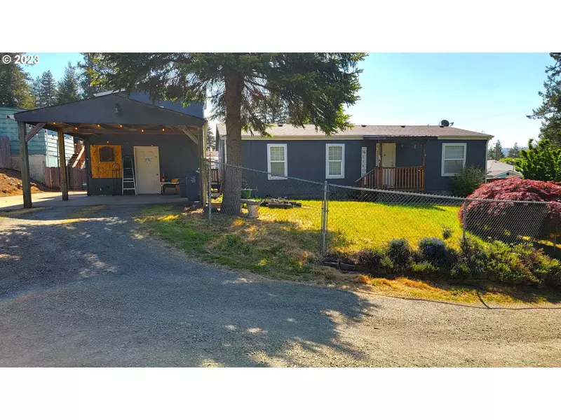 1527 N IVY ST, Coquille, OR 97423