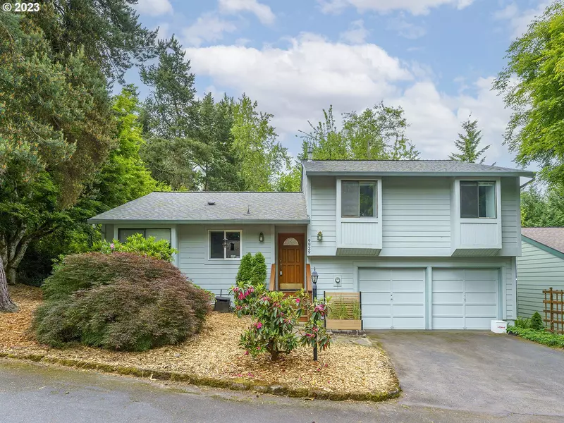 9929 SW QUAIL POST RD, Portland, OR 97219