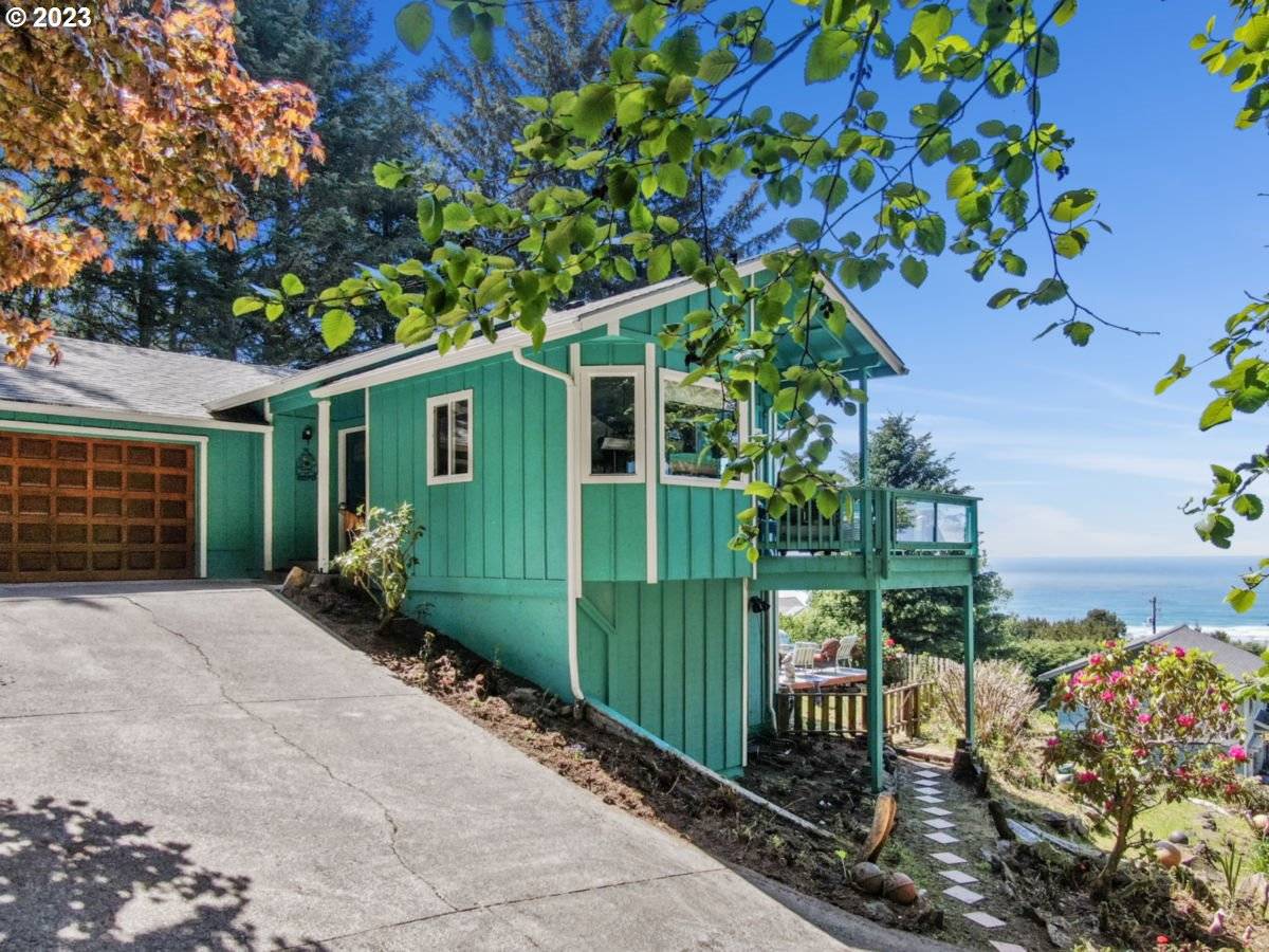 260 HIGHWAY 101 S, Yachats, OR 97498