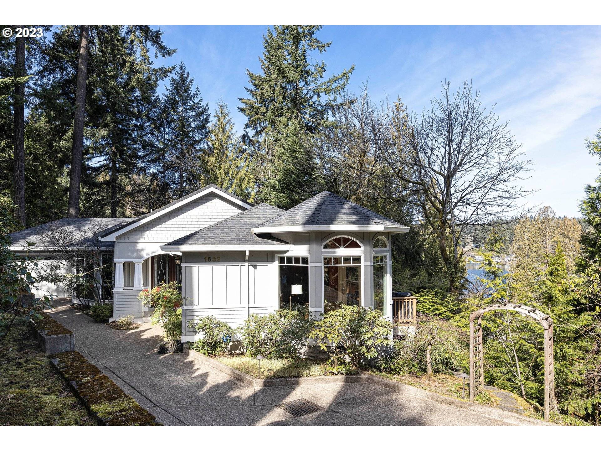 Lake Oswego, OR 97034,1633 MAPLE ST