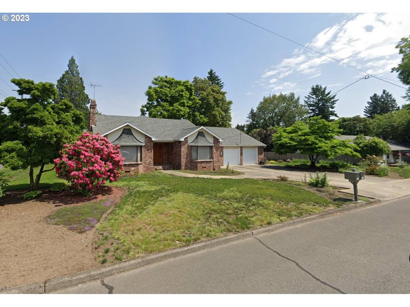 890 N HOLLY ST, Canby, OR 97013