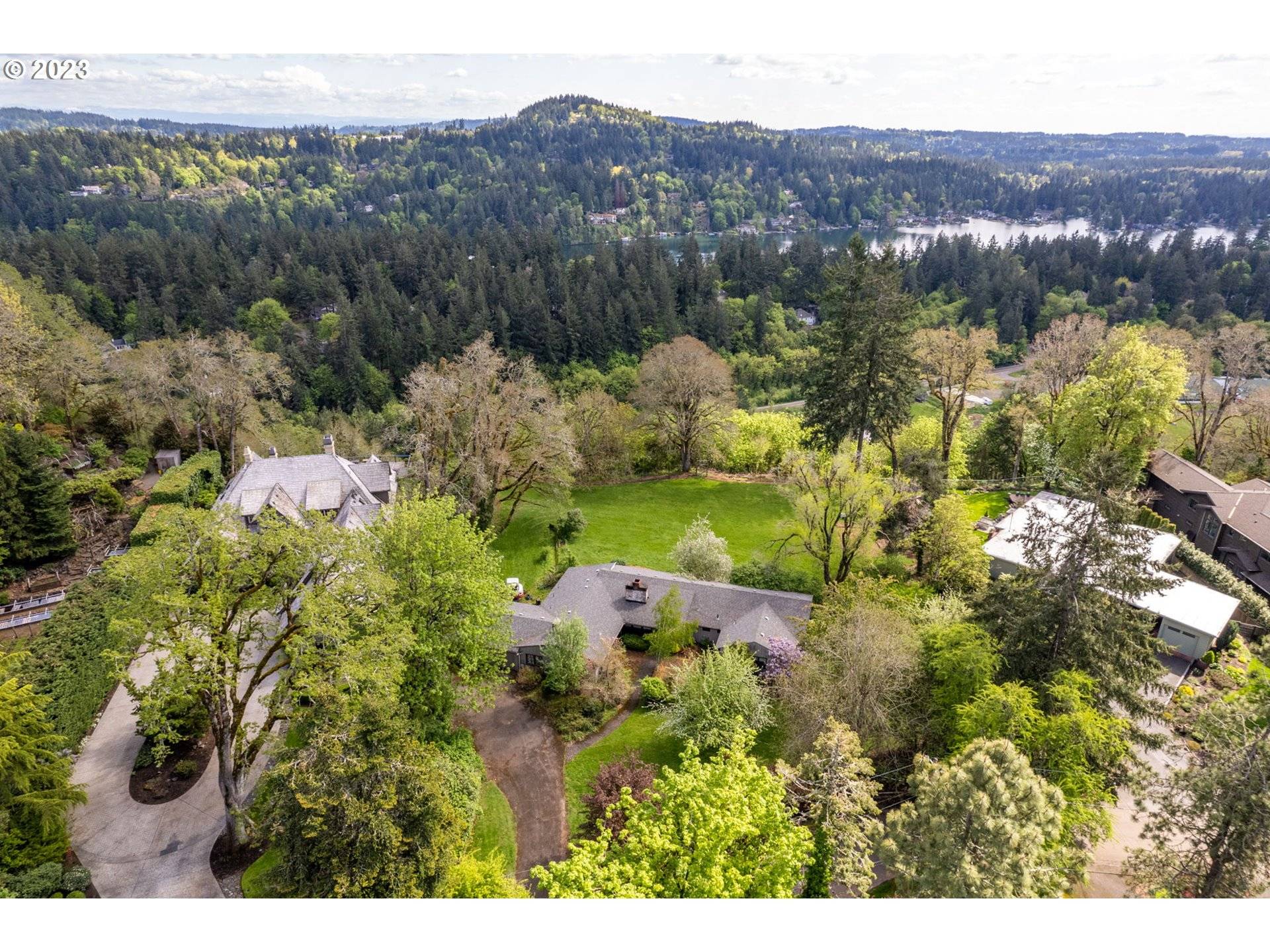 2410 GLEN EAGLES RD, Lake Oswego, OR 97034