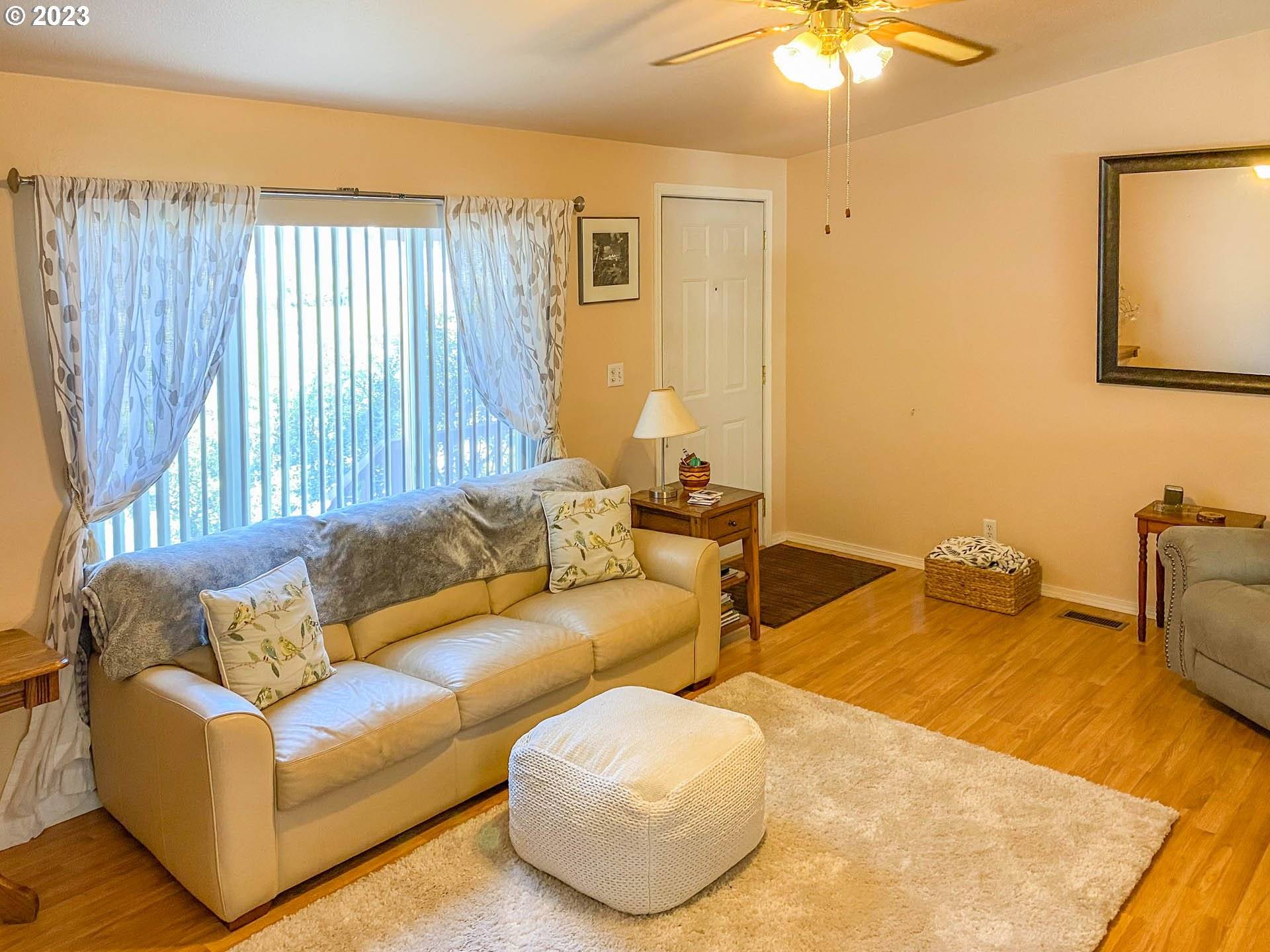 Sutherlin, OR 97479,720 SEA ST