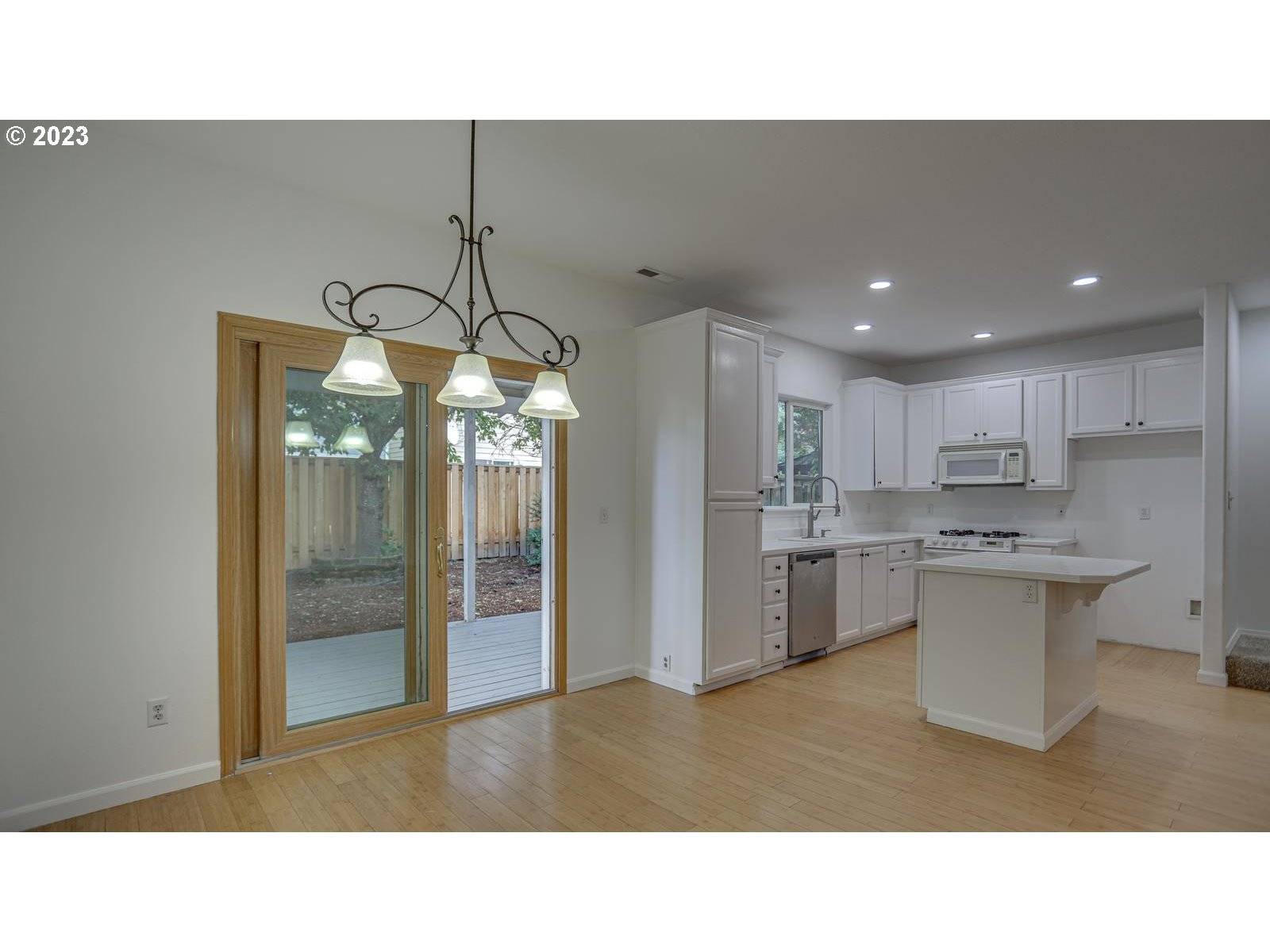 Hillsboro, OR 97123,3055 SE MERRIWEATHER DR