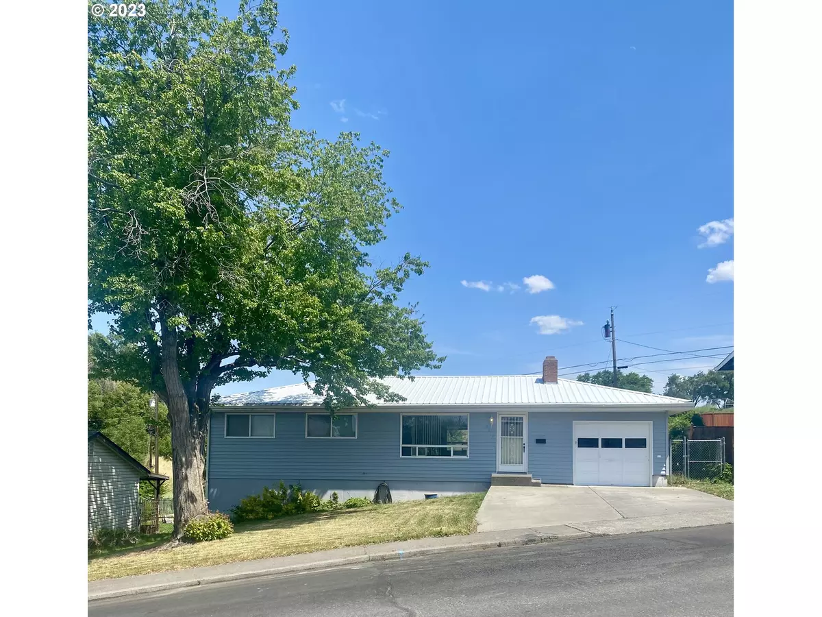 Pendleton, OR 97801,920 SW 33RD ST