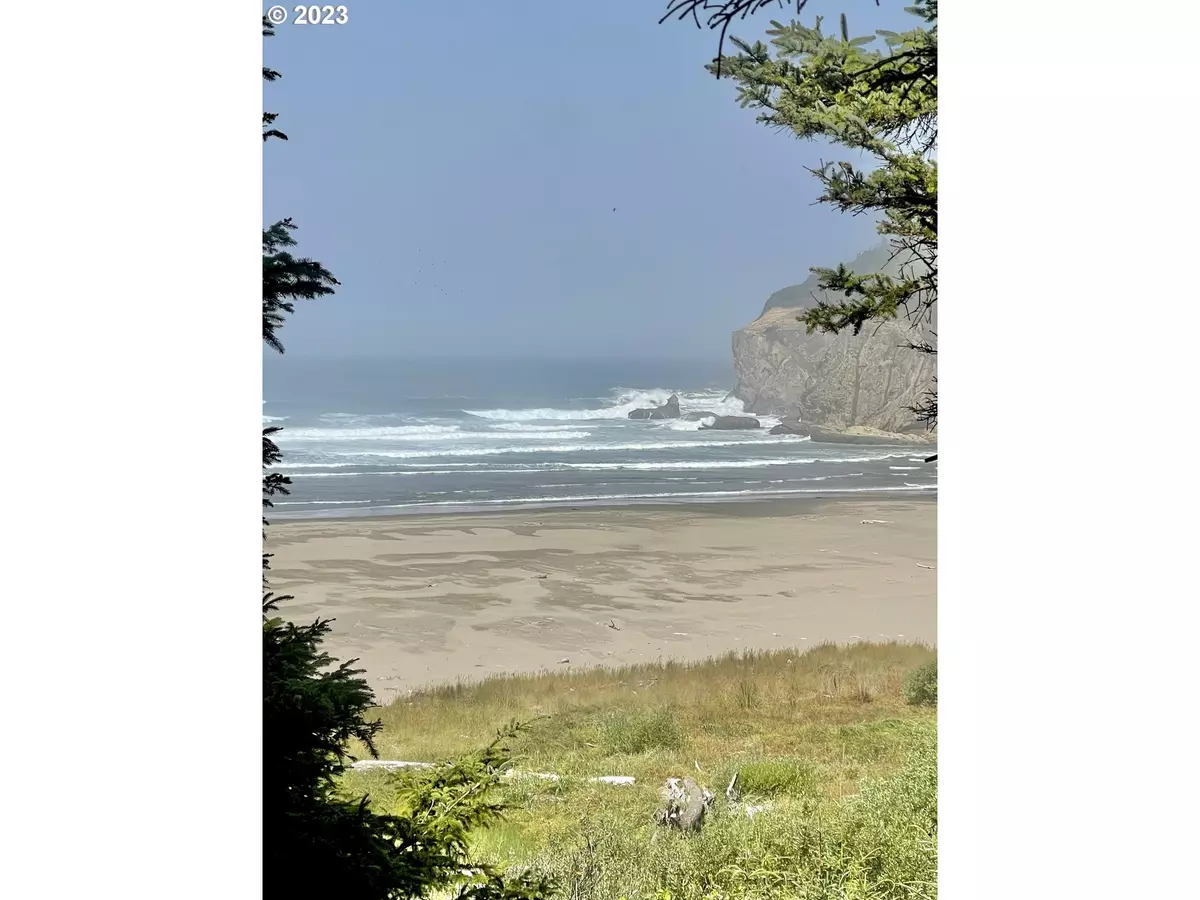 Bandon, OR 97411,00 Pacific Surf #404