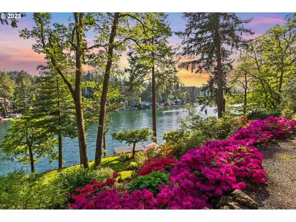 Lake Oswego, OR 97034,584 RIDGEWAY RD