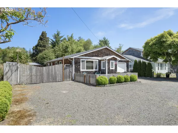 Gearhart, OR 97138,762 F ST