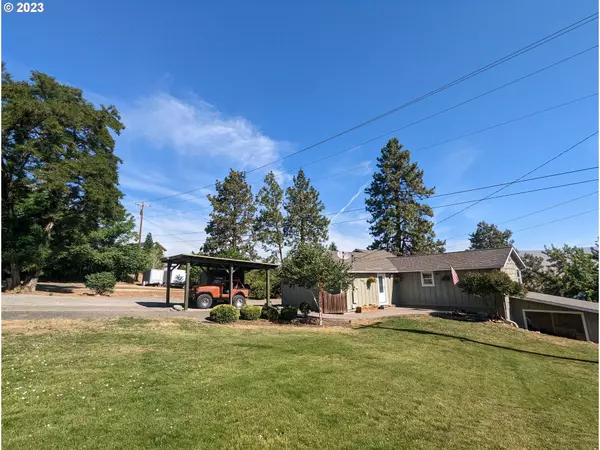 The Dalles, OR 97058,410 E 15TH PL