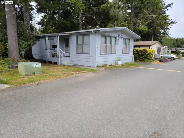 505 SHOREPINES PL, Coos Bay, OR 97420