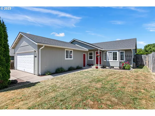 1097 ASH GROVE LOOP, Creswell, OR 97426