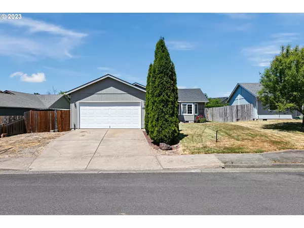 Creswell, OR 97426,1097 ASH GROVE LOOP