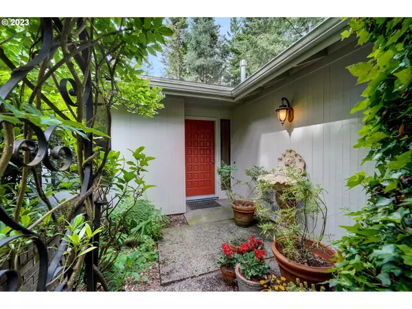 Lake Oswego, OR 97035,4 CELLINI CT