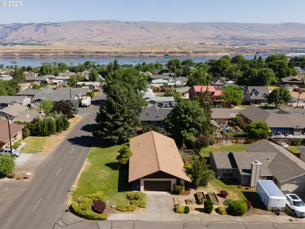 The Dalles, OR 97058,1720 THOMPSON ST