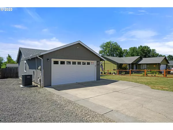 Creswell, OR 97426,1175 ASH GROVE LOOP