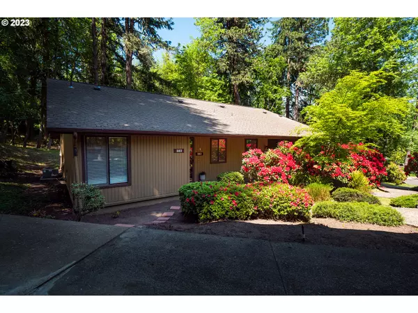 383 HUNINGTON AVE, Eugene, OR 97405