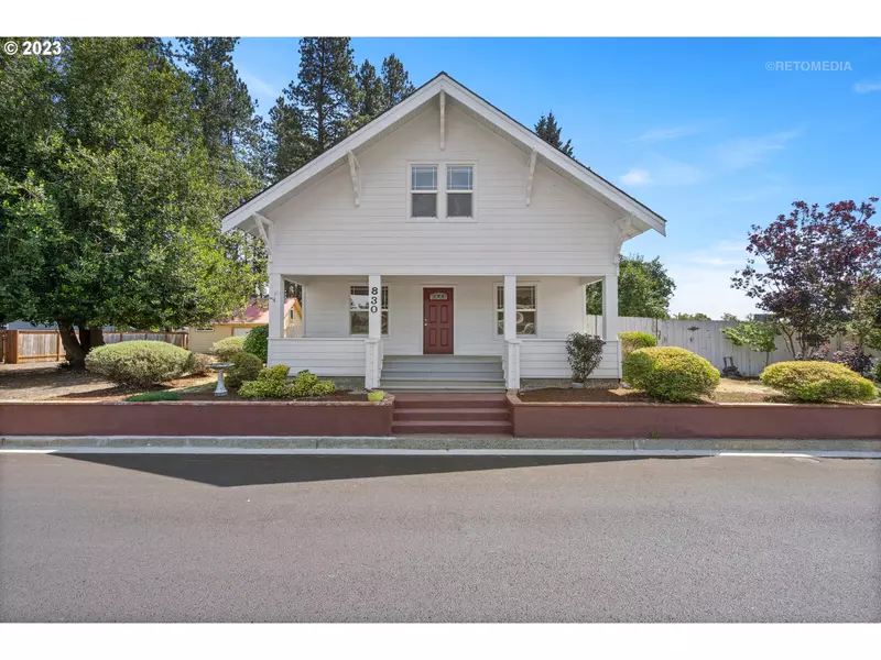 830 N LOCUST ST, Canby, OR 97013