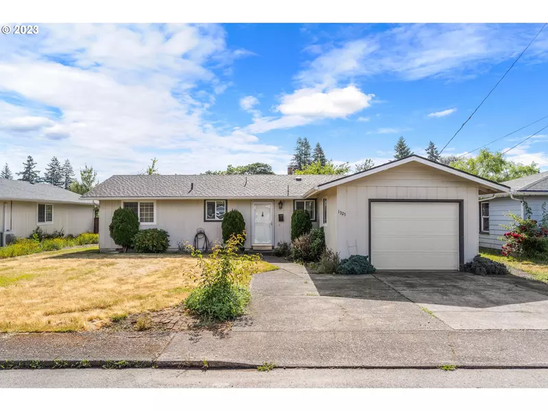 1325 1ST AVE, Sweet Home, OR 97386