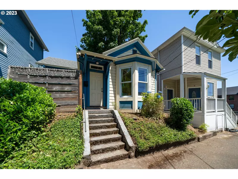 25 SW HOOKER ST, Portland, OR 97201