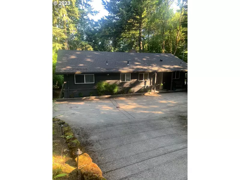 2955 WEMBLEY PARK RD, Lake Oswego, OR 97034