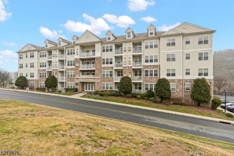 5217 Sanctuary Blvd #217, Riverdale Boro, NJ 07457