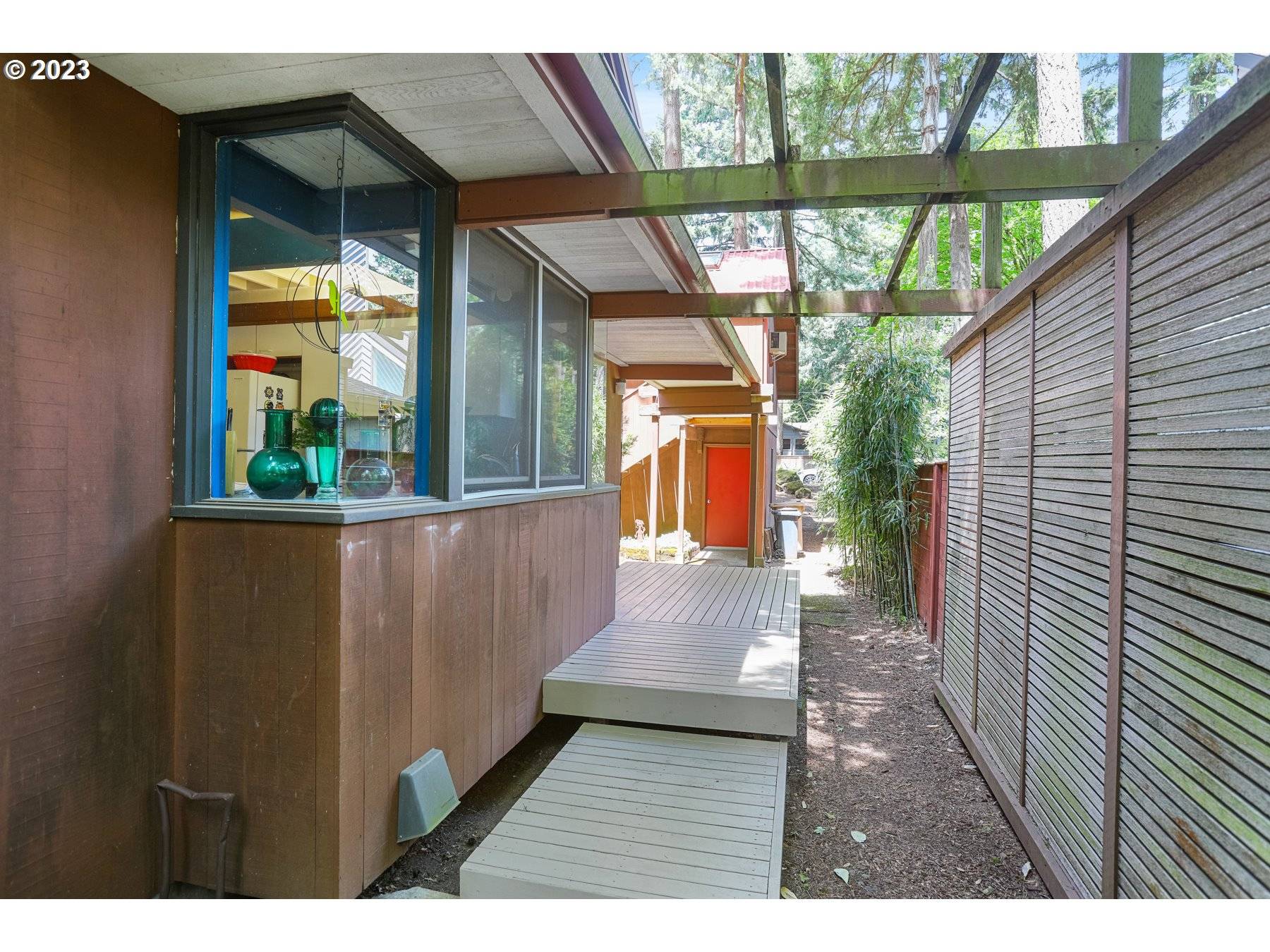 Lake Oswego, OR 97034,2094 RIDGEWOOD RD