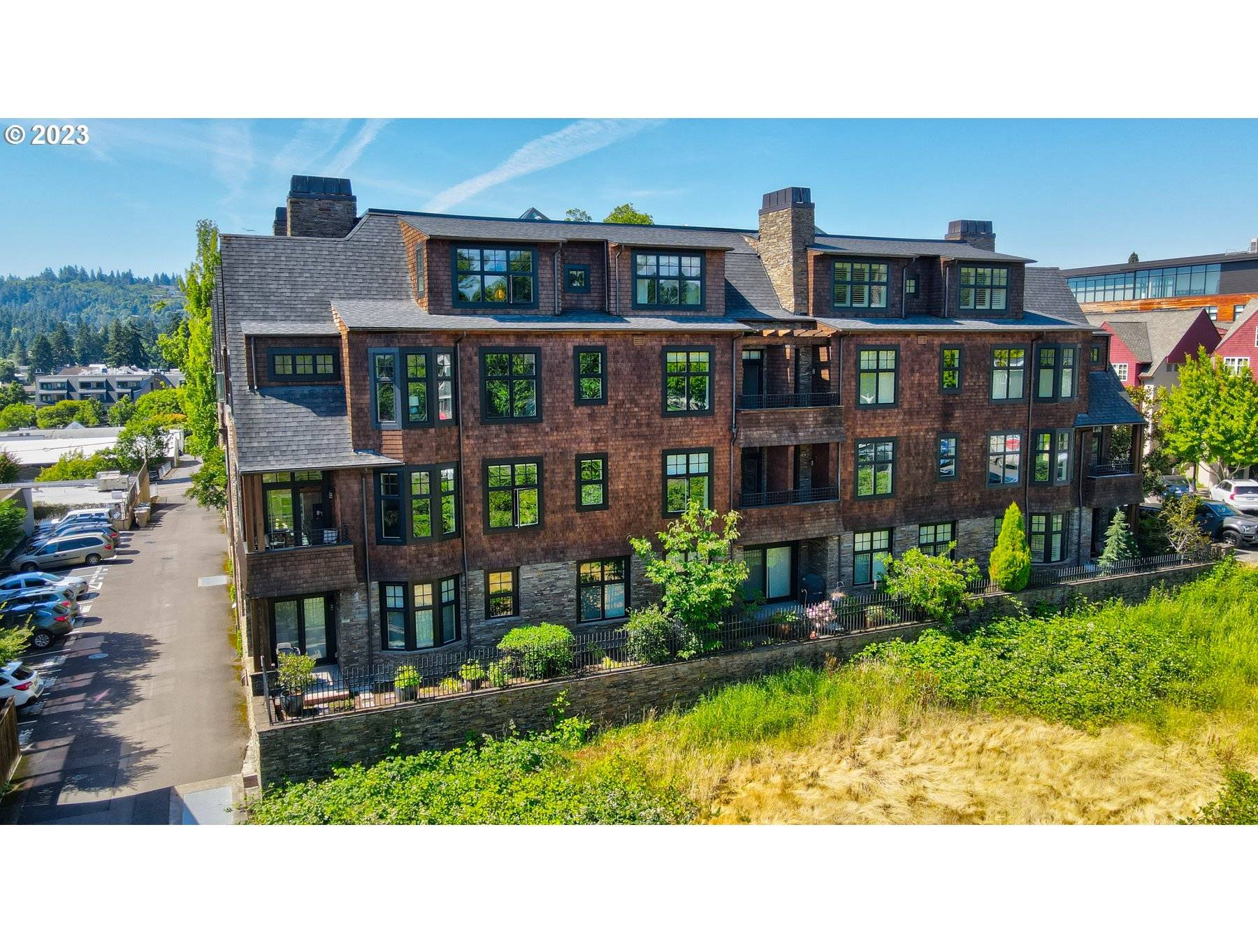 Lake Oswego, OR 97034,573 2ND ST ##308
