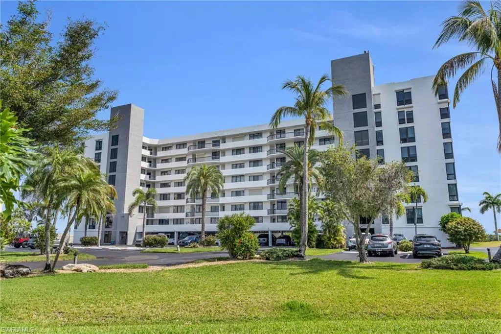 Fort Myers Beach, FL 33931,4253 Bay Beach LN 3F