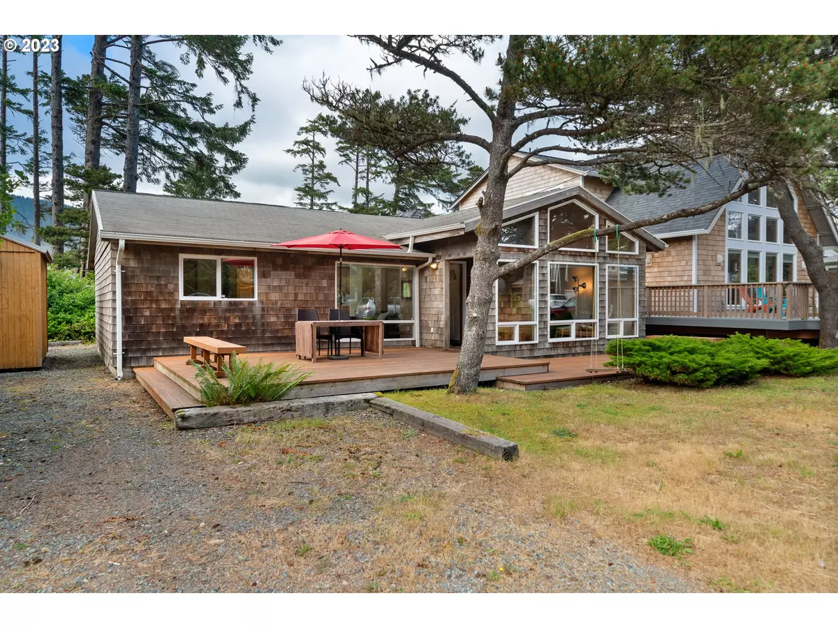 Manzanita, OR 97130,215 Beeswax Ln