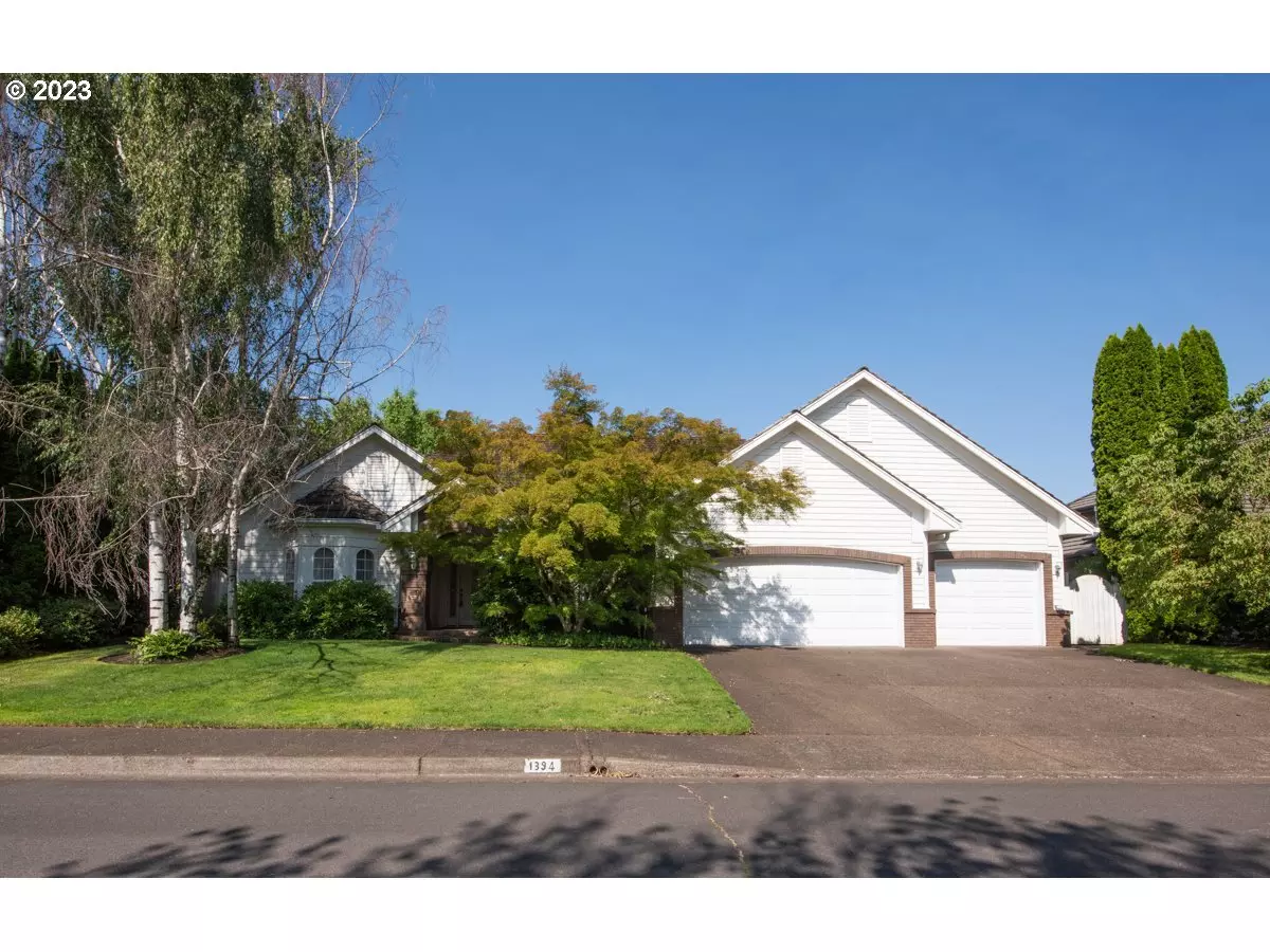 Eugene, OR 97401,1394 REGENCY DR