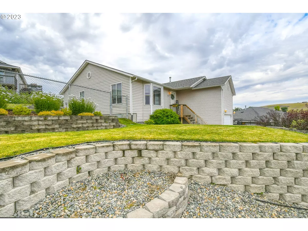 Pendleton, OR 97801,1316 SW 12TH CT