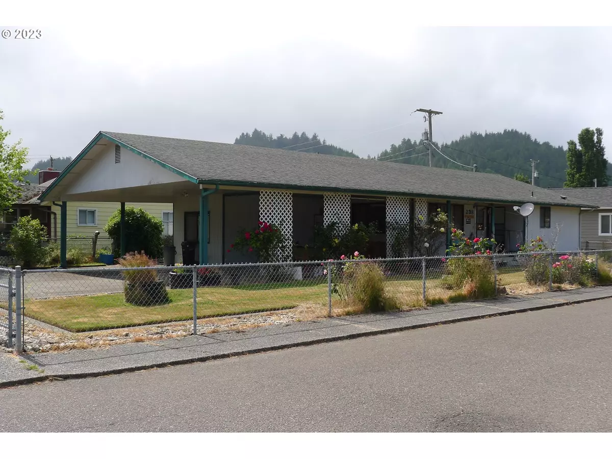 Reedsport, OR 97467,238 N 9TH ST