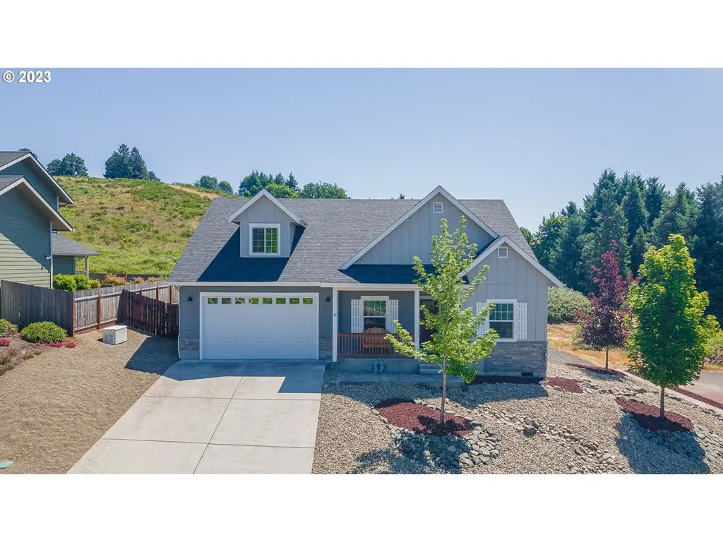 Cottage Grove, OR 97424,424 N M ST