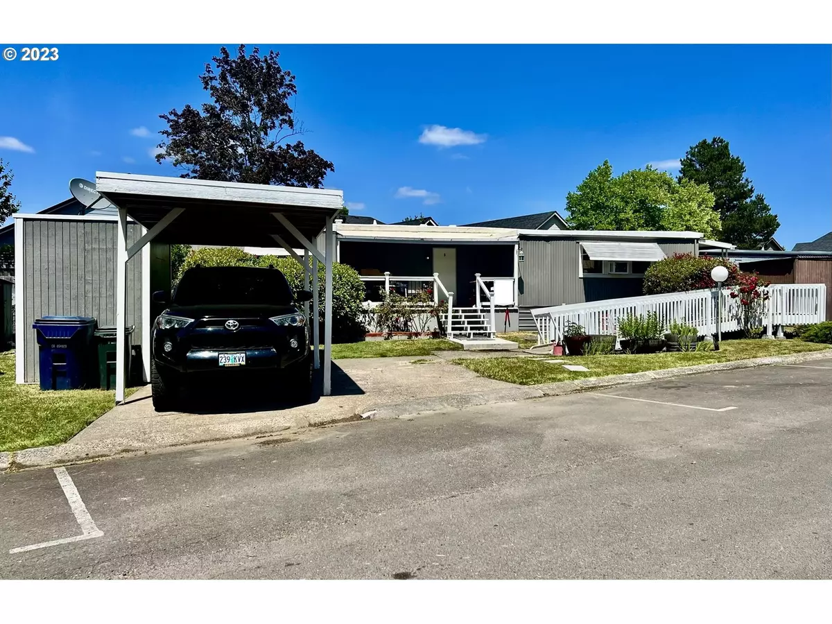 Eugene, OR 97402,555 N DANEBO AVE #126