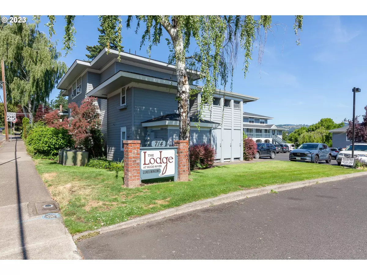 Hood River, OR 97031,714 CASCADE AVE #9