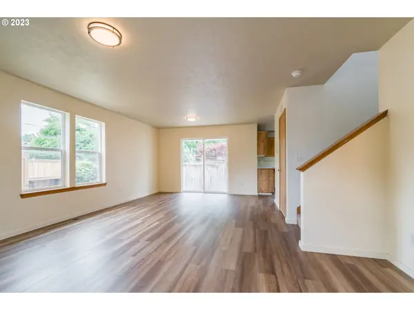 1820 MANIHI DR, Eugene, OR 97404