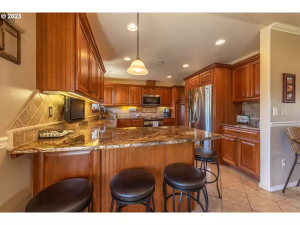 The Dalles, OR 97058,617 BRENTWOOD DR