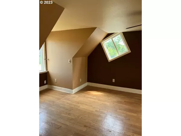 Corvallis, OR 97330,5940 NE ELLIOTT CIR