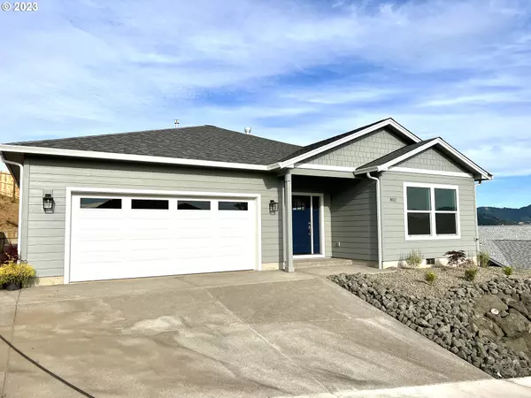 802 PEBBLE CRK ST, Sutherlin, OR 97479