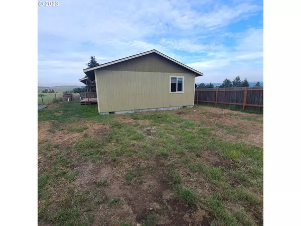 Elgin, OR 97827,890 N 15TH AVE