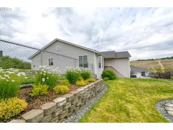 Pendleton, OR 97801,1316 SW 12TH CT