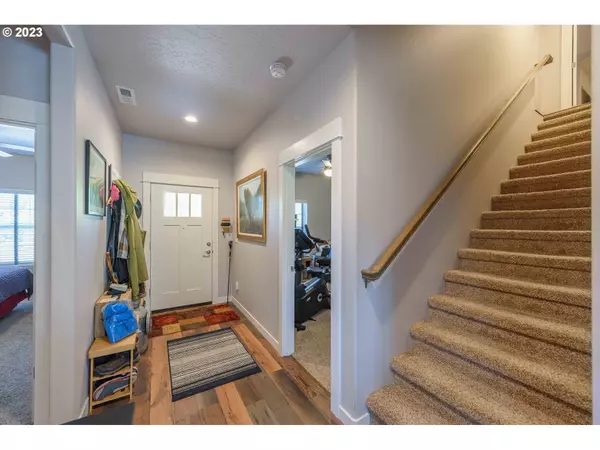 Cottage Grove, OR 97424,424 N M ST