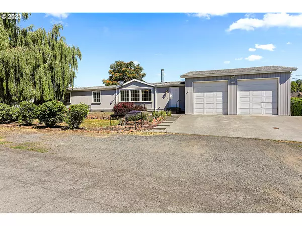 The Dalles, OR 97058,833 HOME CT