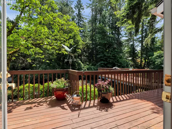 Lake Oswego, OR 97035,18000 SARAH HILL LN