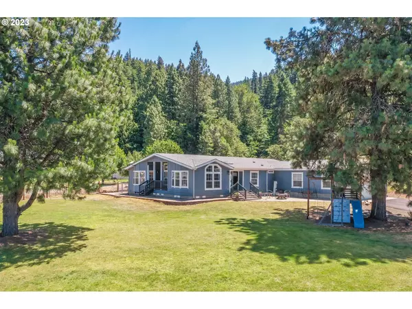 White Salmon, WA 98672,6 FAIRWAY DR