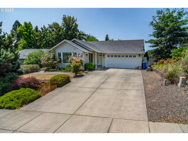 Winston, OR 97496,330 SUNNYSIDE DR