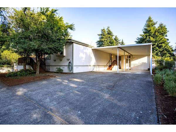 605 SCOTTS GLEN DR, Springfield, OR 97477