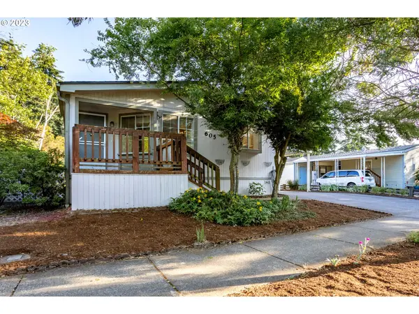 605 SCOTTS GLEN DR, Springfield, OR 97477