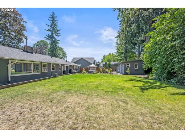 St Helens, OR 97051,265 SHORE DR